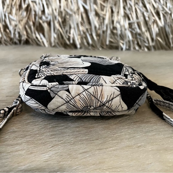 VERA BRADLEY Camilla 2012 Little Hip Bag Belt Convertable Black White Floral - Picture 9 of 14
